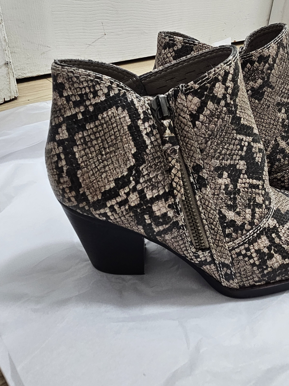 BareTraps Snake-Print Ankle Booties in Beige and Black Size 6.5